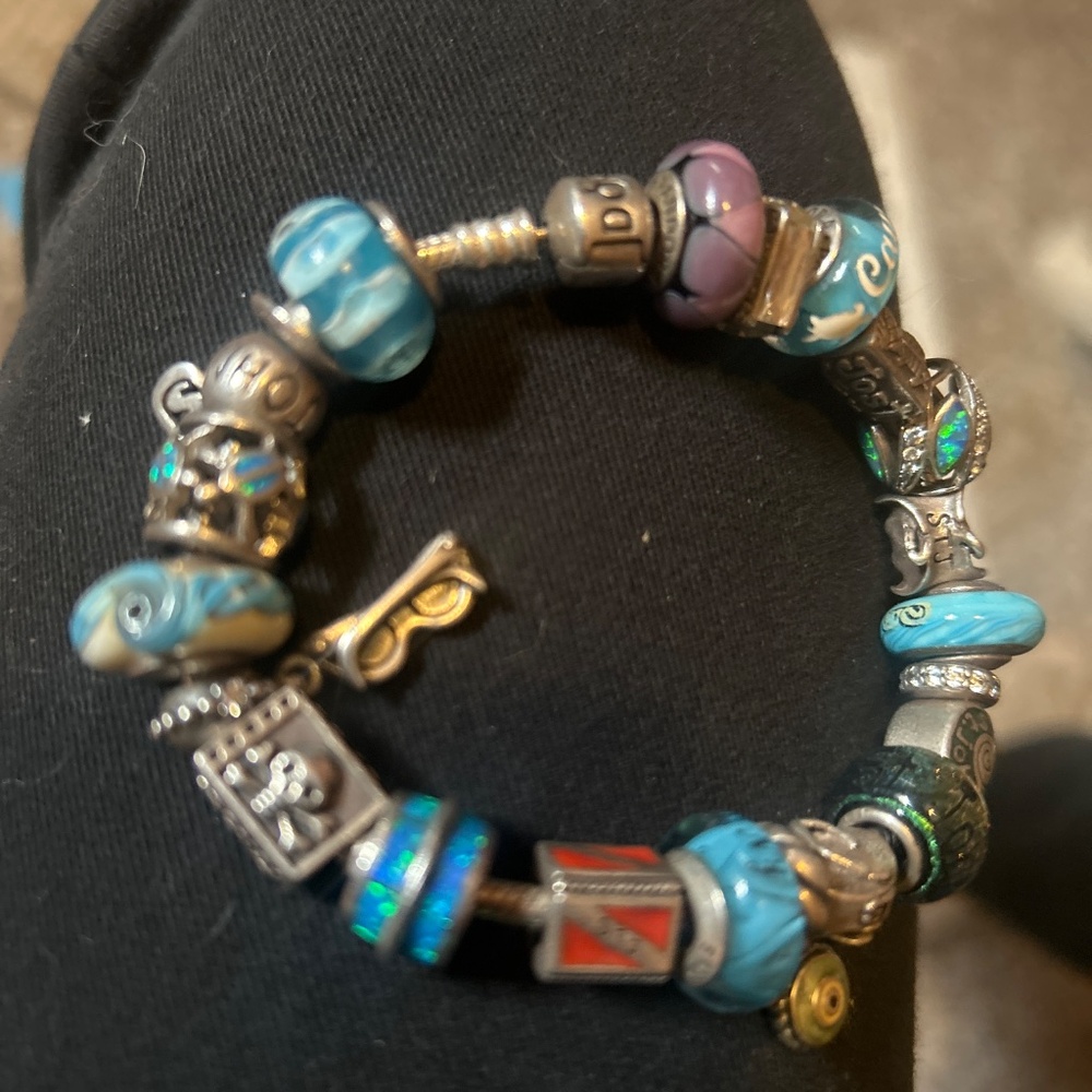 Pandora sterling bracelet over 22 charms - Picture 3 of 5